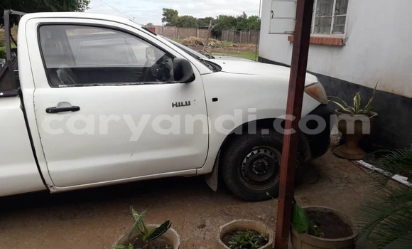 Acheter Occasion Voiture Toyota Hilux Blanc à Lusaka, Zambie Acheter Occasion Voiture Toyota Hilux Blanc à Lusaka, Zambie
