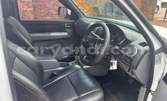 Acheter Occasion Voiture Mazda BT-50 Blanc à Livingstone, Zambie Acheter Occasion Voiture Mazda BT-50 Blanc à Livingstone, Zambie