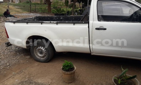 Acheter Occasion Voiture Toyota Hilux Blanc à Lusaka, Zambie Acheter Occasion Voiture Toyota Hilux Blanc à Lusaka, Zambie