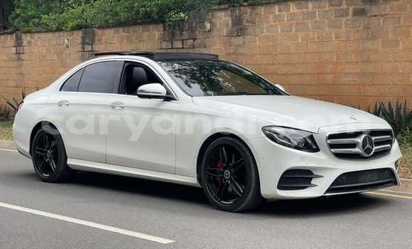 Acheter Occasion Voiture Mercedes-Benz E200 Autre à Lusaka, Zambie Acheter Occasion Voiture Mercedes-Benz E200 Autre à Lusaka, Zambie