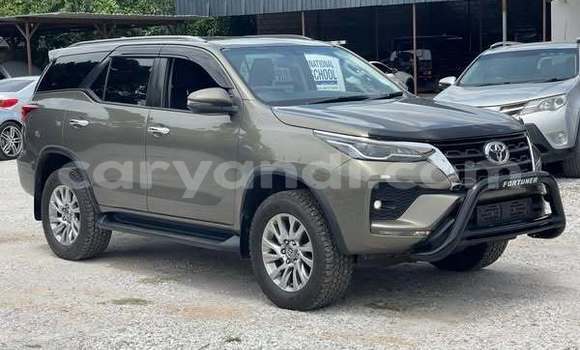 Nunua Ilio tumika Toyota Fortuner Nyingine Gari ndani ya Lusaka nchini Zambia Nunua Ilio tumika Toyota Fortuner Nyingine Gari ndani ya Lusaka nchini Zambia