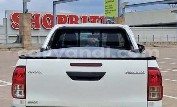 Tenga Tsaru Toyota Hilux Zvimwe Mota in Lusaka in Zambia Tenga Tsaru Toyota Hilux Zvimwe Mota in Lusaka in Zambia