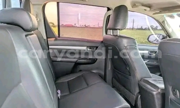 Buy Used Toyota Hilux Blue Car in Choma in Southern