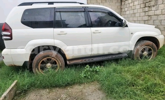 Acheter Occasion Voiture Toyota Prado Blanc à Lusaka, Zambie Acheter Occasion Voiture Toyota Prado Blanc à Lusaka, Zambie