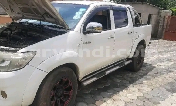Acheter Occasion Voiture Toyota Hilux Blanc à Lusaka, Zambie Acheter Occasion Voiture Toyota Hilux Blanc à Lusaka, Zambie