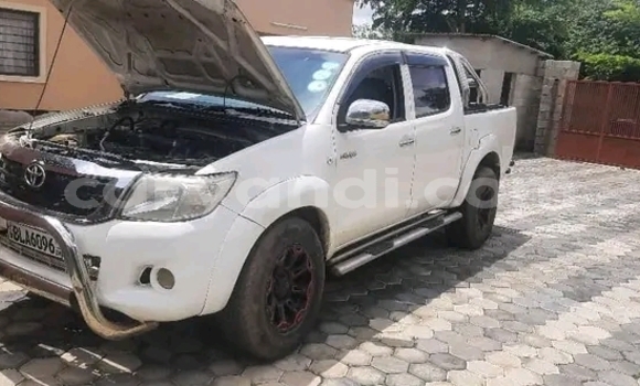 Acheter Occasion Voiture Toyota Hilux Blanc à Lusaka, Zambie Acheter Occasion Voiture Toyota Hilux Blanc à Lusaka, Zambie
