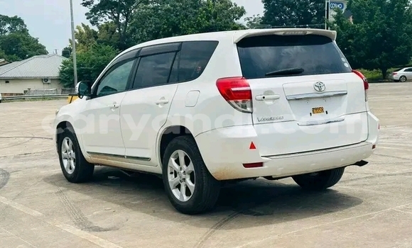 Buy Used Toyota Vanguard White Car in Lusaka in Zambia Buy Used Toyota Vanguard White Car in Lusaka in Zambia