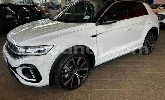 Buy Used Volkswagen T-Roc White Car in Lusaka in Zambia