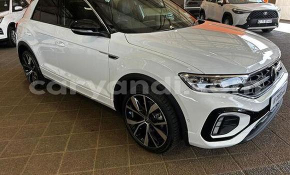 Acheter Occasion Voiture Volkswagen T-Roc Blanc à Lusaka, Zambie Acheter Occasion Voiture Volkswagen T-Roc Blanc à Lusaka, Zambie
