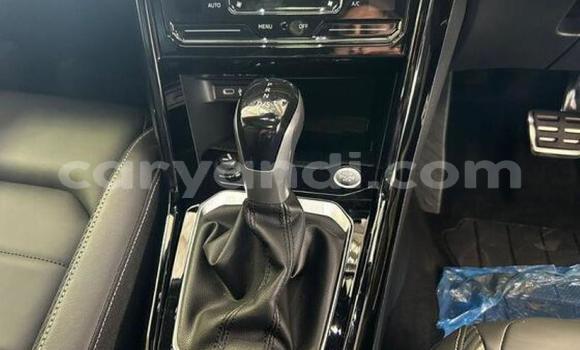 Acheter Occasion Voiture Volkswagen T-Roc Blanc à Lusaka, Zambie Acheter Occasion Voiture Volkswagen T-Roc Blanc à Lusaka, Zambie