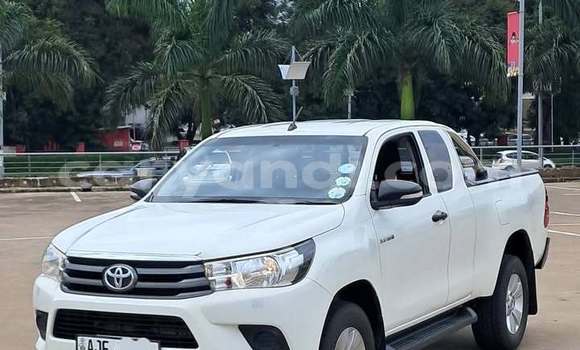 Nunua Ilio tumika Toyota Hilux Nyeupe Gari ndani ya Lusaka nchini Zambia