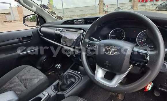 Acheter Occasion Voiture Toyota Hilux Blanc à Lusaka, Zambie Acheter Occasion Voiture Toyota Hilux Blanc à Lusaka, Zambie