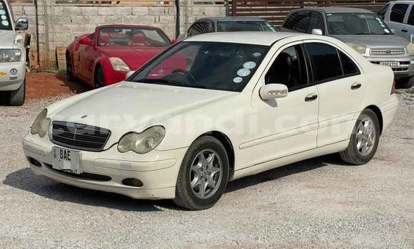 Buy Used Mercedes‒Benz C–Class White Car in Lusaka in Zambia