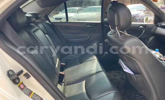 Acheter Occasion Voiture Mercedes‒Benz C–Class Blanc à Lusaka, Zambie Acheter Occasion Voiture Mercedes‒Benz C–Class Blanc à Lusaka, Zambie
