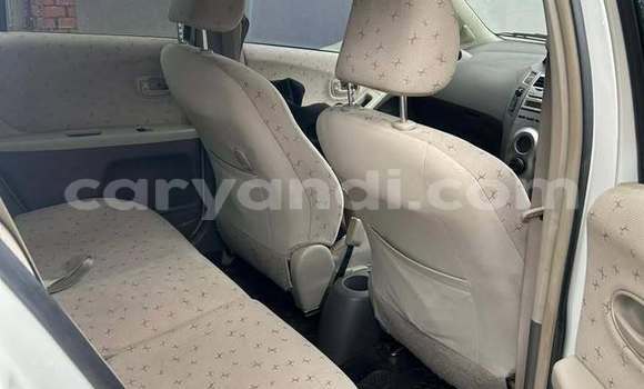 Acheter Occasion Voiture Toyota Vitz Blanc à Lusaka, Zambie Acheter Occasion Voiture Toyota Vitz Blanc à Lusaka, Zambie