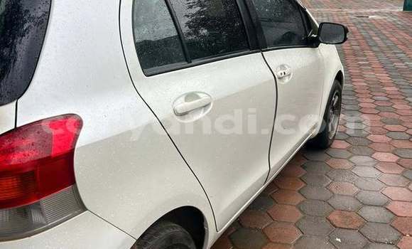 Acheter Occasion Voiture Toyota Vitz Blanc à Lusaka, Zambie Acheter Occasion Voiture Toyota Vitz Blanc à Lusaka, Zambie