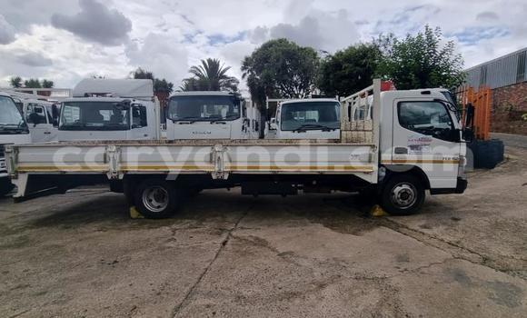Tenga Tsaru Mitsubishi Fuso Chena Rori in Kitwe in Zambia Tenga Tsaru Mitsubishi Fuso Chena Rori in Kitwe in Zambia