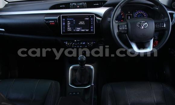 Acheter Occasion Voiture Toyota Hilux Rouge à Livingstone, Zambie Acheter Occasion Voiture Toyota Hilux Rouge à Livingstone, Zambie