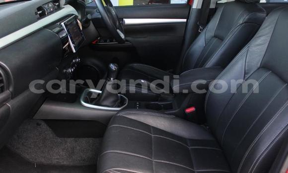 Acheter Occasion Voiture Toyota Hilux Rouge à Livingstone, Zambie Acheter Occasion Voiture Toyota Hilux Rouge à Livingstone, Zambie