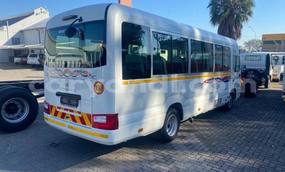 Acheter Occasion Voiture Toyota Coaster Blanc à Kitwe, Zambie Acheter Occasion Voiture Toyota Coaster Blanc à Kitwe, Zambie
