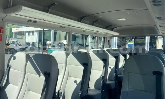 Acheter Occasion Voiture Toyota Coaster Blanc à Kitwe, Zambie Acheter Occasion Voiture Toyota Coaster Blanc à Kitwe, Zambie