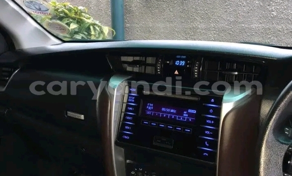 Acheter Occasion Voiture Toyota Fortuner Blanc à Lusaka, Zambie