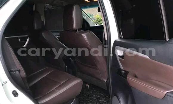 Acheter Occasion Voiture Toyota Fortuner Blanc à Lusaka, Zambie Acheter Occasion Voiture Toyota Fortuner Blanc à Lusaka, Zambie