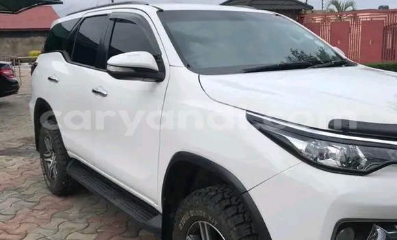 Acheter Occasion Voiture Toyota Fortuner Blanc à Lusaka, Zambie Acheter Occasion Voiture Toyota Fortuner Blanc à Lusaka, Zambie
