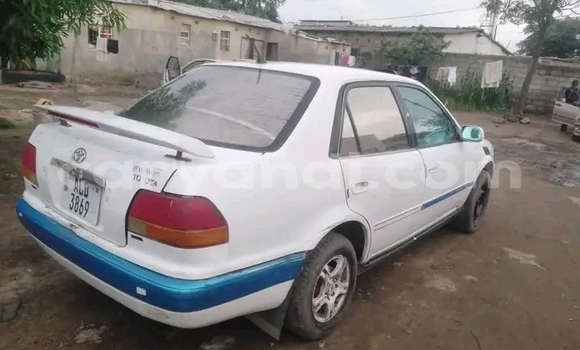 Acheter Occasion Voiture Toyota Corolla Blanc à Lusaka, Zambie Acheter Occasion Voiture Toyota Corolla Blanc à Lusaka, Zambie