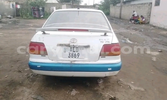 Acheter Occasion Voiture Toyota Corolla Blanc à Lusaka, Zambie Acheter Occasion Voiture Toyota Corolla Blanc à Lusaka, Zambie