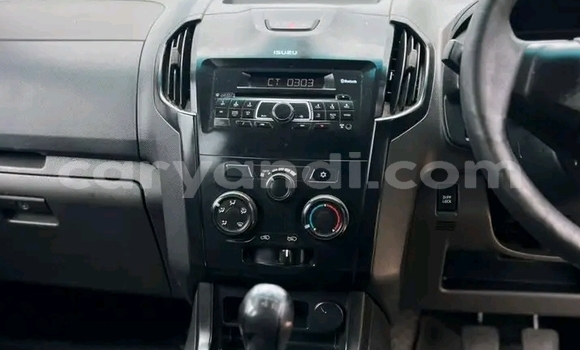 Acheter Occasion Voiture Isuzu KB Blanc à Lusaka, Zambie Acheter Occasion Voiture Isuzu KB Blanc à Lusaka, Zambie
