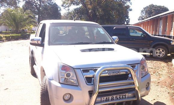 Buy Used Isuzu D–MAX White Car in Ndola in Zambia