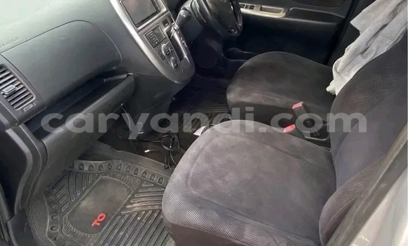 Acheter Occasion Voiture Toyota Ractis Blanc à Lusaka, Zambie Acheter Occasion Voiture Toyota Ractis Blanc à Lusaka, Zambie