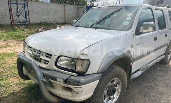 Acheter Occasion Voiture Isuzu D–MAX Blanc à Lusaka, Zambie Acheter Occasion Voiture Isuzu D–MAX Blanc à Lusaka, Zambie