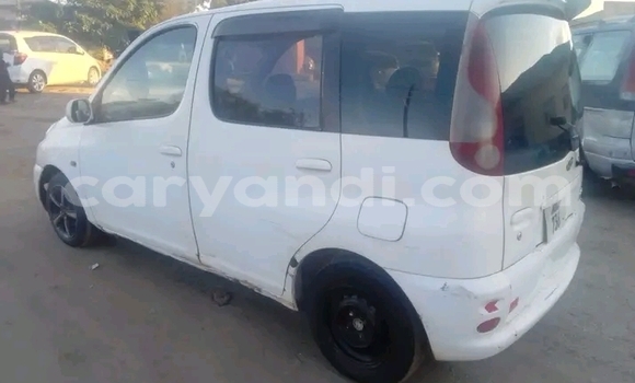 Acheter Occasion Voiture Toyota FunCargo Blanc à Choma, Du sud Acheter Occasion Voiture Toyota FunCargo Blanc à Choma, Du sud
