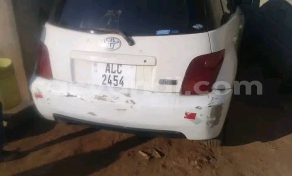 Acheter Occasion Voiture Toyota IST Blanc à Choma, Du sud Acheter Occasion Voiture Toyota IST Blanc à Choma, Du sud