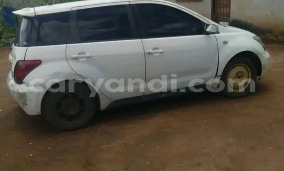 Acheter Occasion Voiture Toyota IST Blanc à Choma, Du sud Acheter Occasion Voiture Toyota IST Blanc à Choma, Du sud