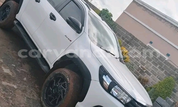 Acheter Occasion Voiture Toyota Hilux Blanc à Lusaka, Zambie Acheter Occasion Voiture Toyota Hilux Blanc à Lusaka, Zambie