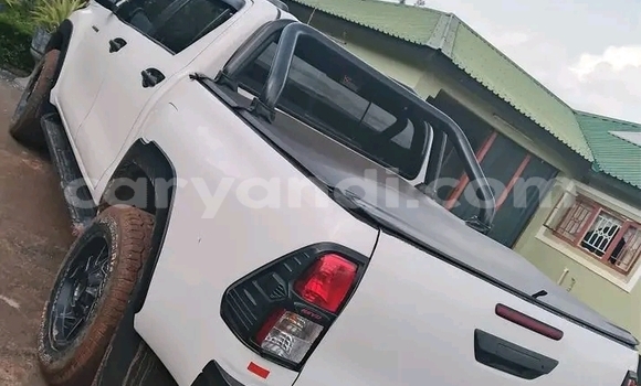 Acheter Occasion Voiture Toyota Hilux Blanc à Lusaka, Zambie Acheter Occasion Voiture Toyota Hilux Blanc à Lusaka, Zambie
