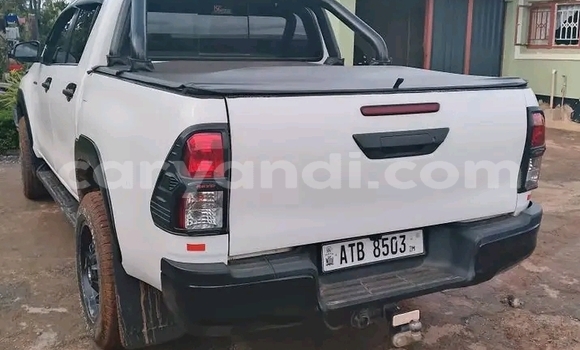 Acheter Occasion Voiture Toyota Hilux Blanc à Lusaka, Zambie Acheter Occasion Voiture Toyota Hilux Blanc à Lusaka, Zambie