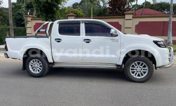 Nunua Ilio tumika Toyota Hilux Nyeupe Gari ndani ya Lusaka nchini Zambia Nunua Ilio tumika Toyota Hilux Nyeupe Gari ndani ya Lusaka nchini Zambia