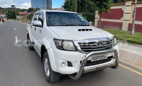 Nunua Ilio tumika Toyota Hilux Nyeupe Gari ndani ya Lusaka nchini Zambia Nunua Ilio tumika Toyota Hilux Nyeupe Gari ndani ya Lusaka nchini Zambia