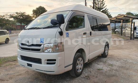Nunua Ilio tumika Toyota Hiace Nyeupe Gari ndani ya Lusaka nchini Zambia Nunua Ilio tumika Toyota Hiace Nyeupe Gari ndani ya Lusaka nchini Zambia