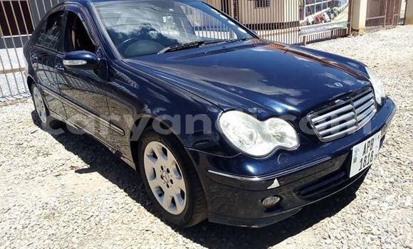 Tenga Tsaru Mercedes‒Benz C-klasse Bhuruu Mota in Lusaka in Zambia Tenga Tsaru Mercedes‒Benz C-klasse Bhuruu Mota in Lusaka in Zambia