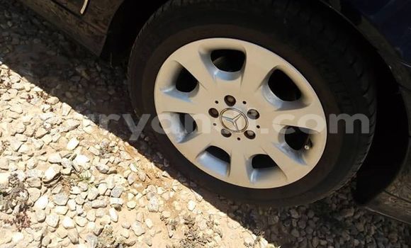 Tenga Tsaru Mercedes‒Benz C-klasse Bhuruu Mota in Lusaka in Zambia Tenga Tsaru Mercedes‒Benz C-klasse Bhuruu Mota in Lusaka in Zambia