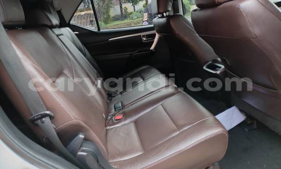 Nunua Ilio tumika Toyota Fortuner Nyingine Gari ndani ya Lusaka nchini Zambia Nunua Ilio tumika Toyota Fortuner Nyingine Gari ndani ya Lusaka nchini Zambia