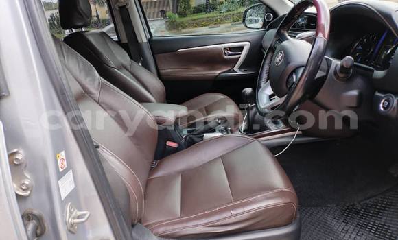 Nunua Ilio tumika Toyota Fortuner Nyingine Gari ndani ya Lusaka nchini Zambia Nunua Ilio tumika Toyota Fortuner Nyingine Gari ndani ya Lusaka nchini Zambia