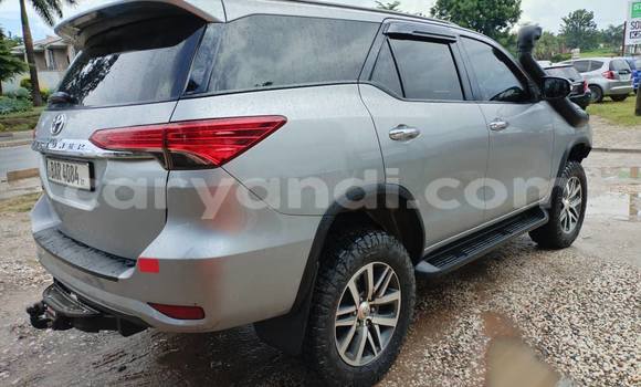 Nunua Ilio tumika Toyota Fortuner Nyingine Gari ndani ya Lusaka nchini Zambia Nunua Ilio tumika Toyota Fortuner Nyingine Gari ndani ya Lusaka nchini Zambia