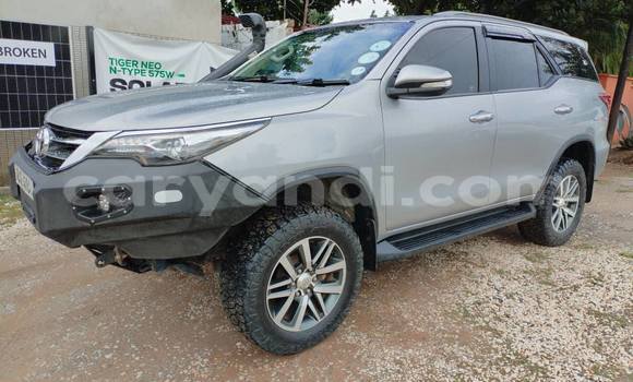 Nunua Ilio tumika Toyota Fortuner Nyingine Gari ndani ya Lusaka nchini Zambia Nunua Ilio tumika Toyota Fortuner Nyingine Gari ndani ya Lusaka nchini Zambia