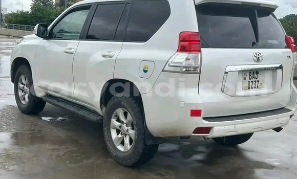 Acheter Occasion Voiture Toyota Prado Blanc à Lusaka, Zambie Acheter Occasion Voiture Toyota Prado Blanc à Lusaka, Zambie